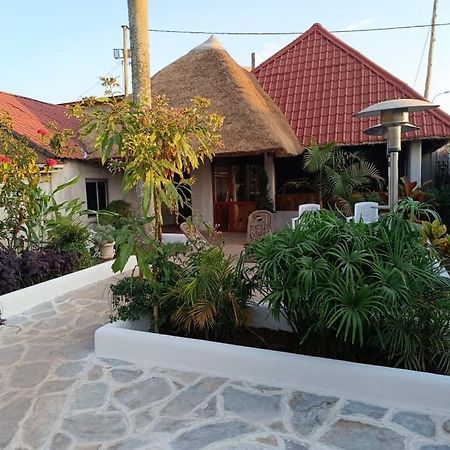 Mia Safari Lodge And Restaurant Entebbe Zewnętrze zdjęcie
